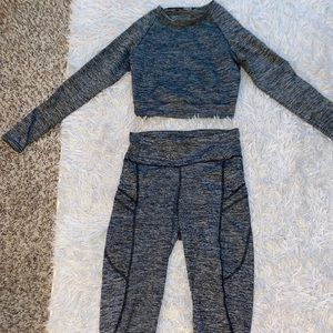 Two piece leggings + crop top